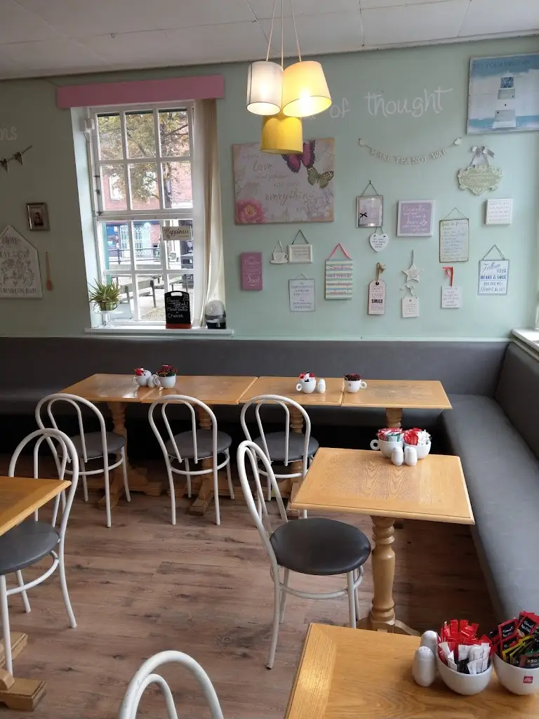 Karl Winterbottom_Nan's Café Bar_Shifnal_review