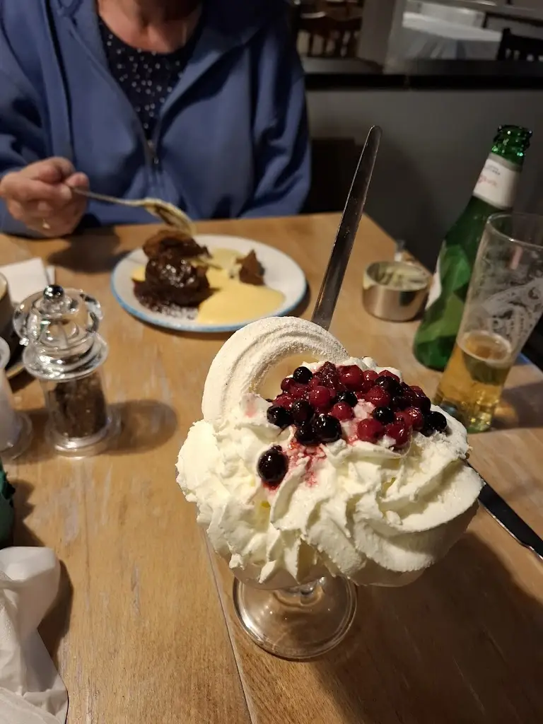 Richard Pendleton_Cedars Inn_Barnstaple_review