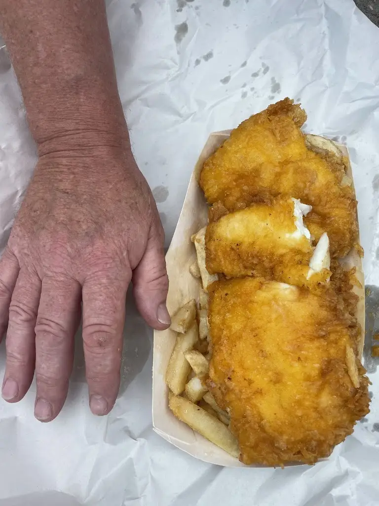 Olena T Dovzhenko_Dave's Fish Bar & Restaurant_Sheringham_review