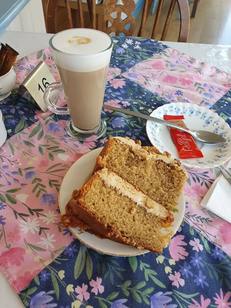 Georgia Looker_Tea By The Taw_Barnstaple_review