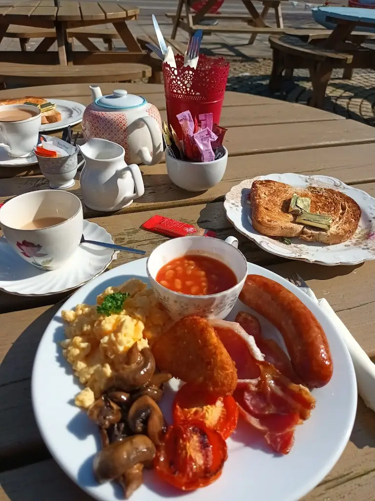 Kim Leonard_Tea By The Taw_Barnstaple_review