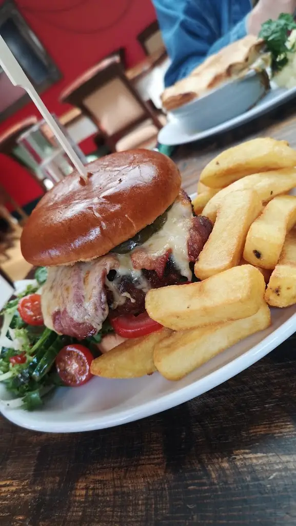 uRnot Fr33_The Bell Inn_Shepperton_reseña