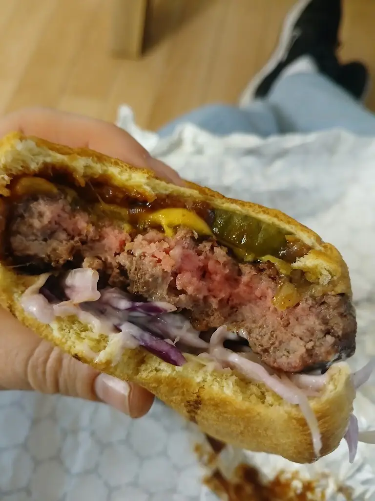 sam foot_Smoky Boys Shepperton_Shepperton_review