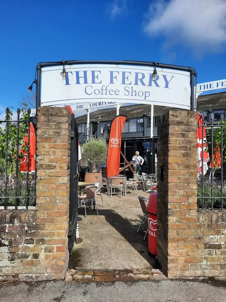 Maureen Hayes_The Ferry Coffee Shop_Shepperton_review