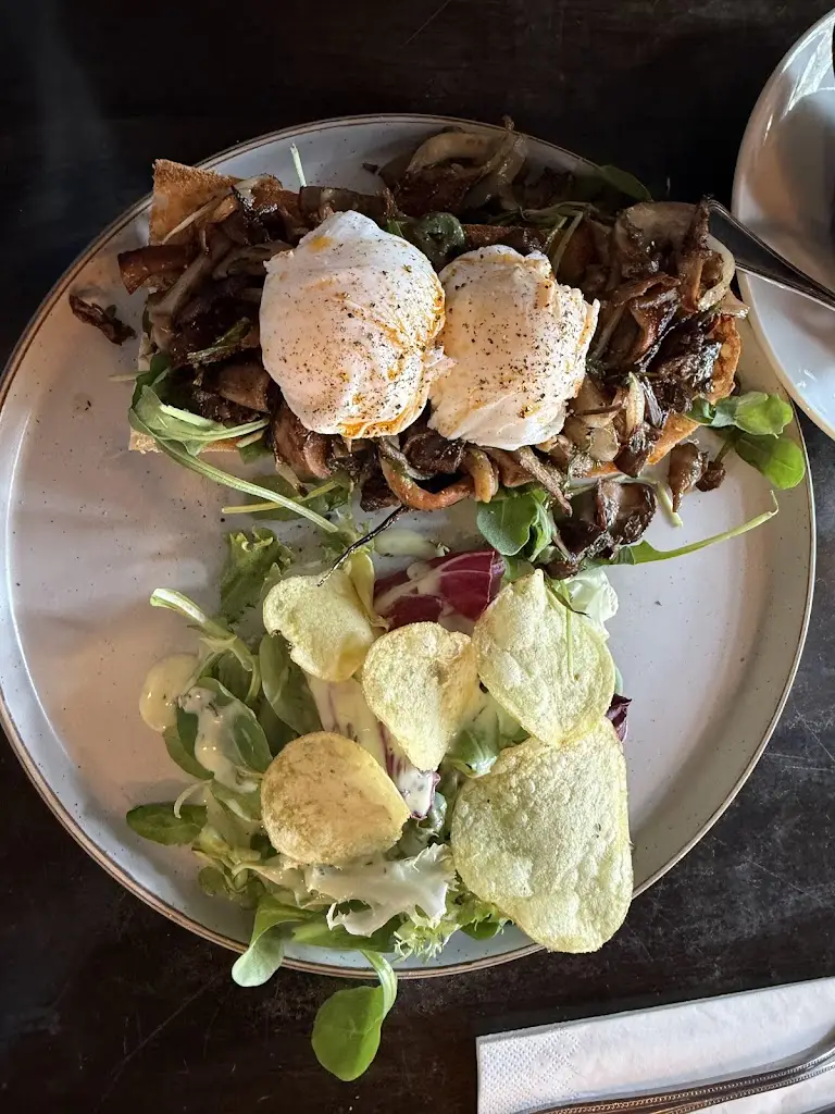 Paul Fowler_4 Thurlestone_Shepperton_review