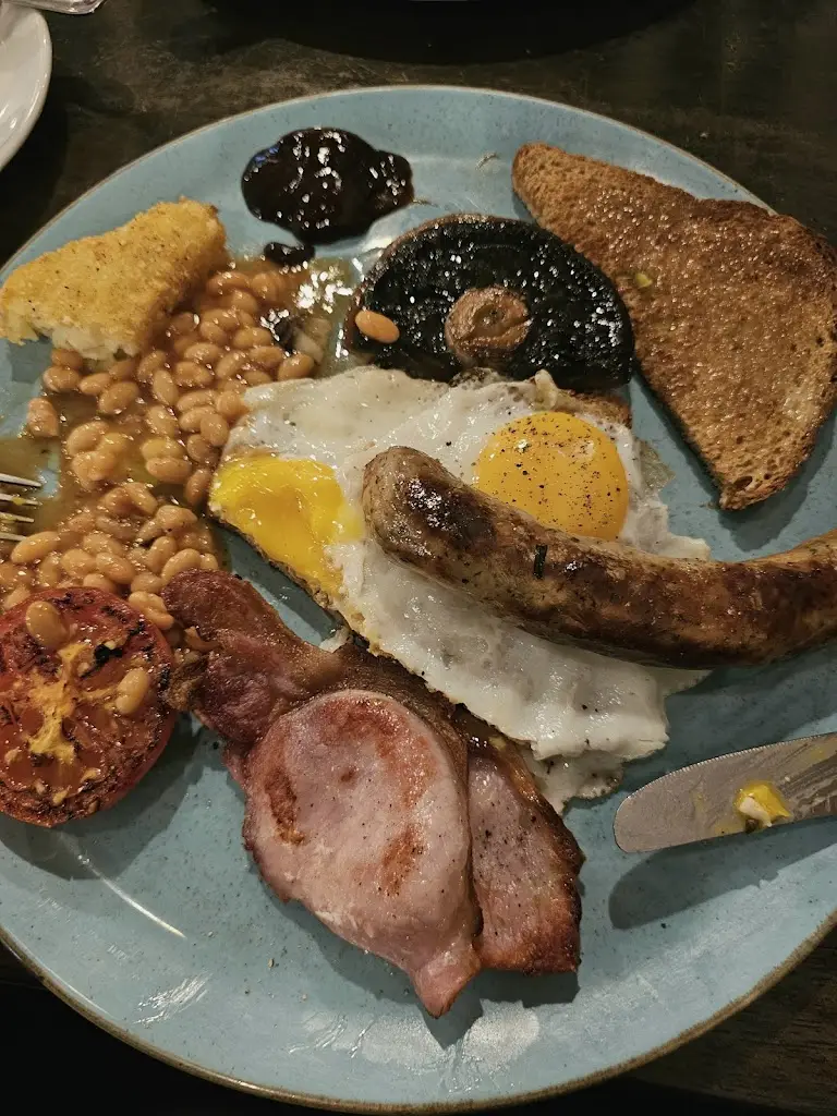 Mike Laury_4 Thurlestone_Shepperton_review