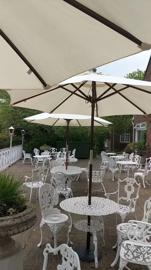 Warren Lodge Hotel_Shepperton_slider_image_1