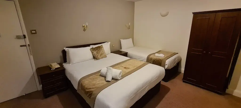 Warren Lodge Hotel_Shepperton_slider_image_2