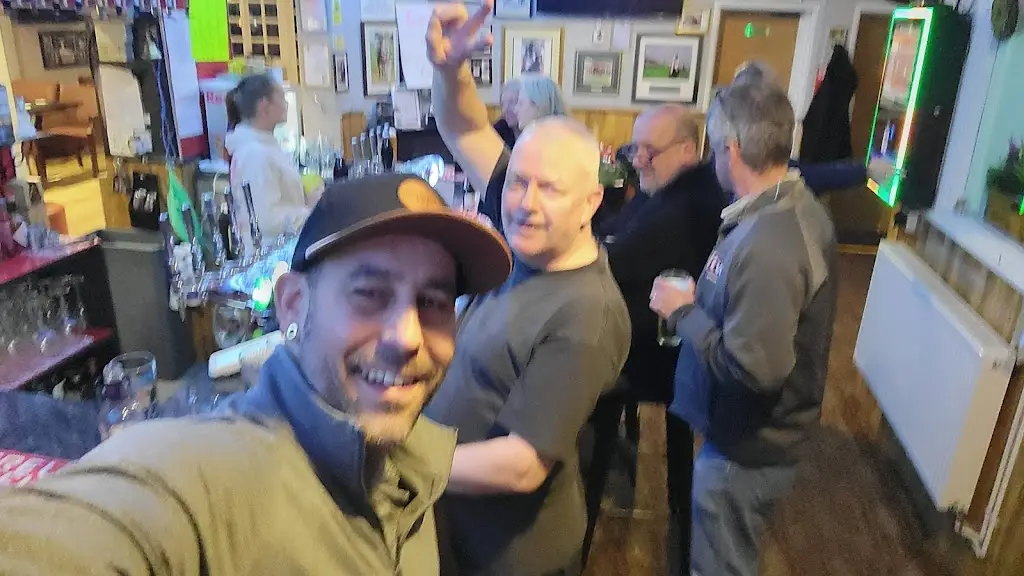 Anthony Zanca_Three Horseshoes_Shepperton_review