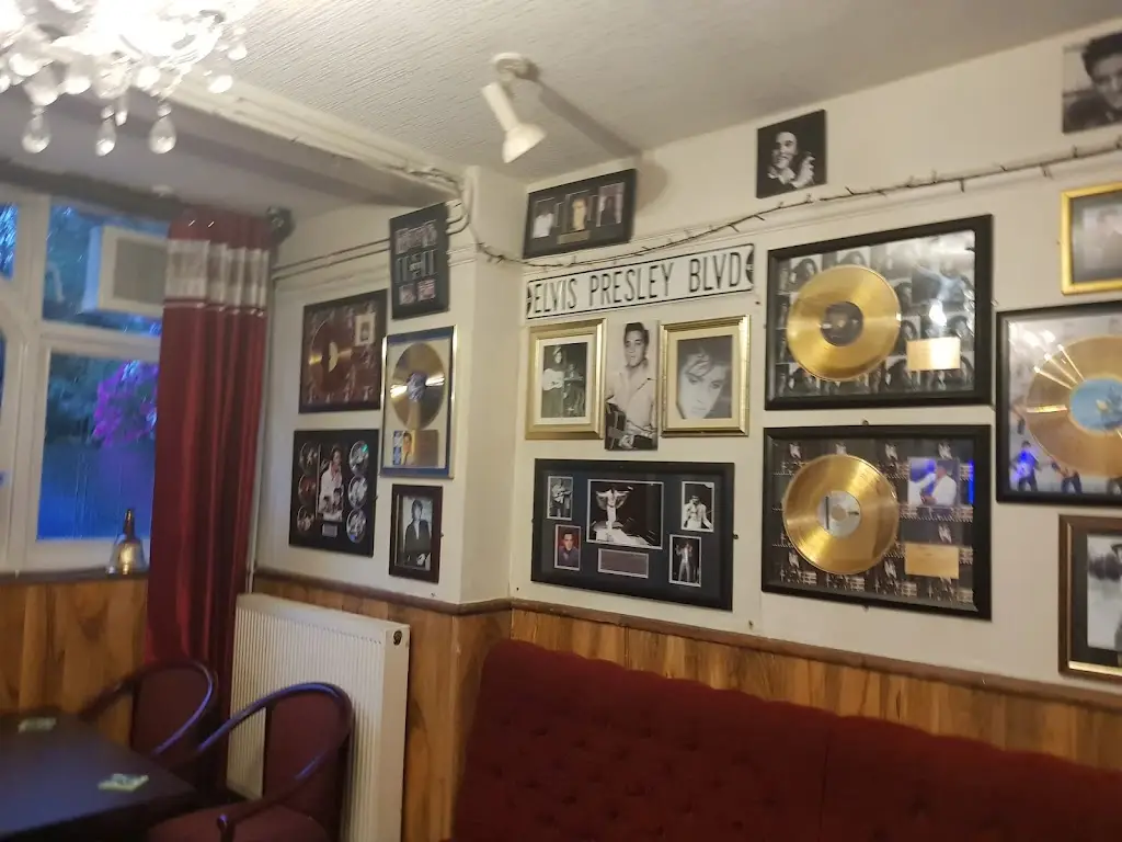 David O'Dowd_Three Horseshoes_Shepperton_review