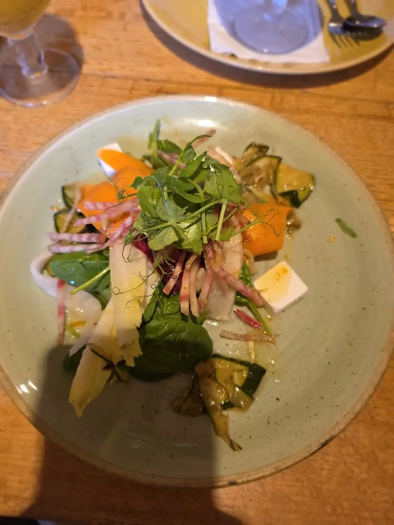 Elizabeth_Three Horseshoes_Shepperton_review