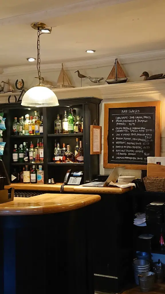 Sarah Harleyquinn_Three Horseshoes_Shepperton_review