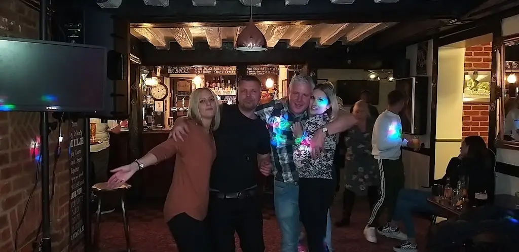 Amp & Decks_The White Lion_Sible Hedingham_review