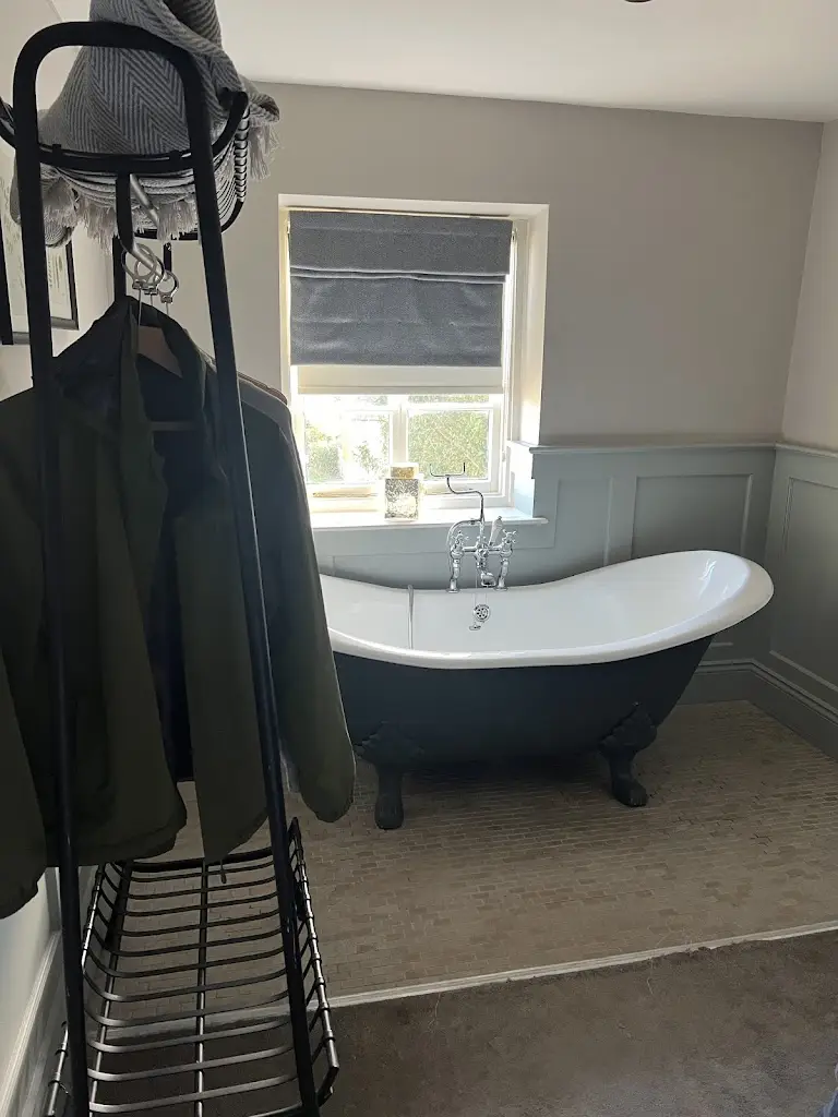 Jayac Heal_The George Townhouse_Shipston on Stour_recensione