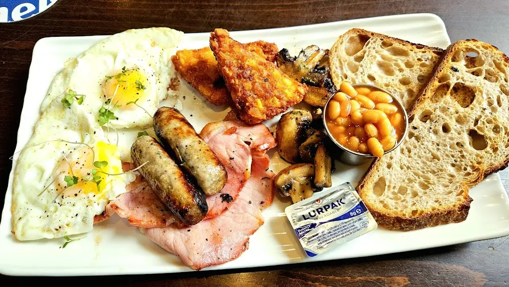 Razvan M_The White Horse_Shipston on Stour_review