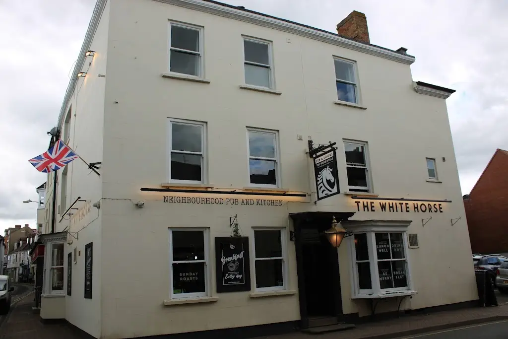 Mike Day_The White Horse_Shipston on Stour_review
