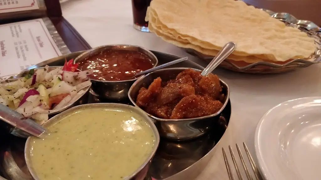 The Gulshan Brasserie _Shrivenham_slider_image_3