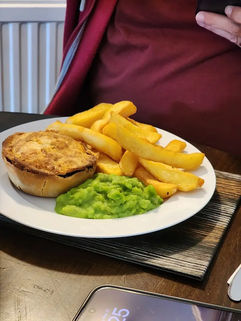 Penny Clark_The Cheese Rollers Bar & Restaurant_Shurdington_review