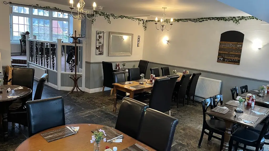 The Cheese Rollers Bar & Restaurant_Shurdington_slider_image_1