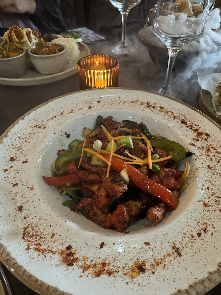 M. U_Lavang Shirley_Shirley_review