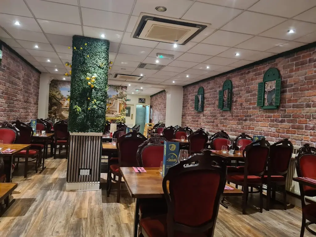 Limoncello Ristorante restaurant in Shirley