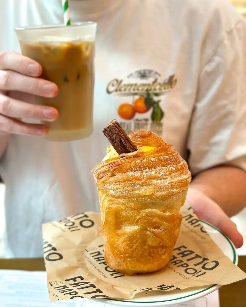 Fatto A Napoli_Shirley_slider_image_2