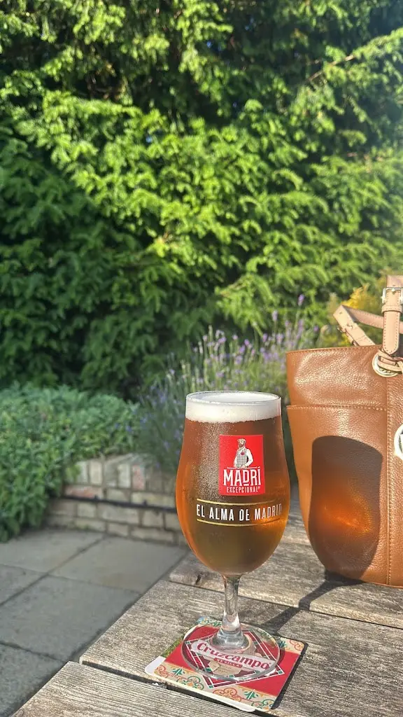 Ezgi Kaya_The Star & Garter_Silsoe_review