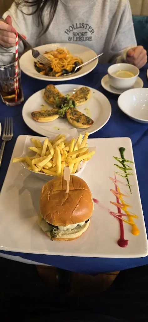 Hussein Mahmout_Blue Harbour London_Shortlands_review