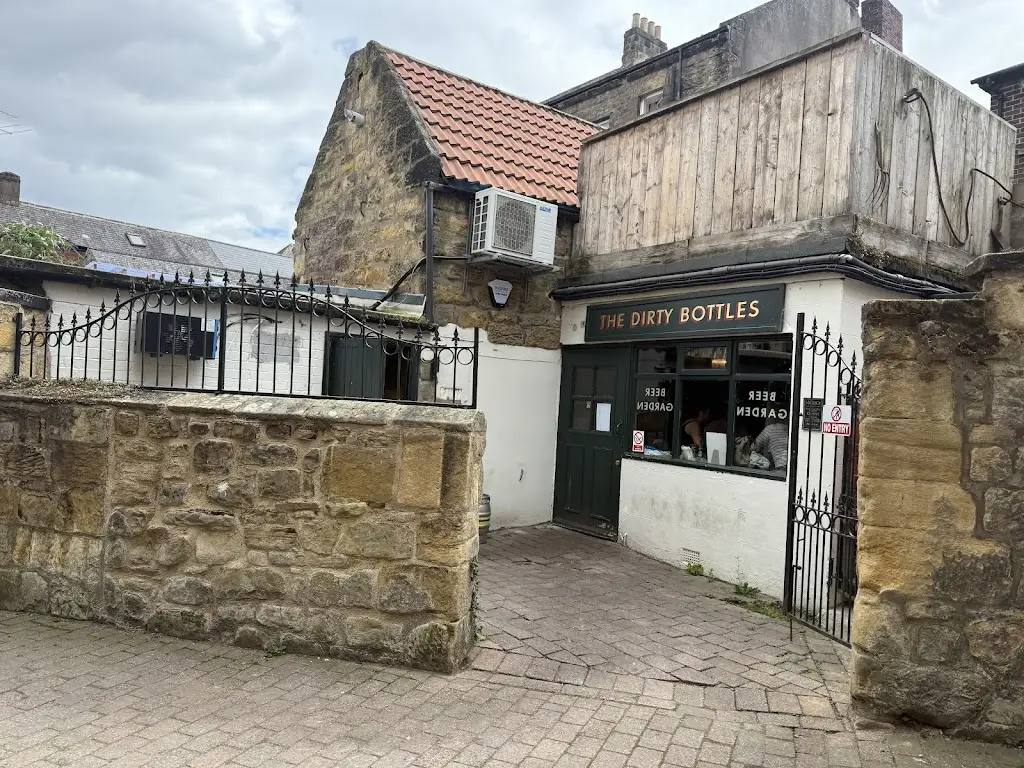 Christine Glasby_Dirty Bottles_Alnwick_recensione