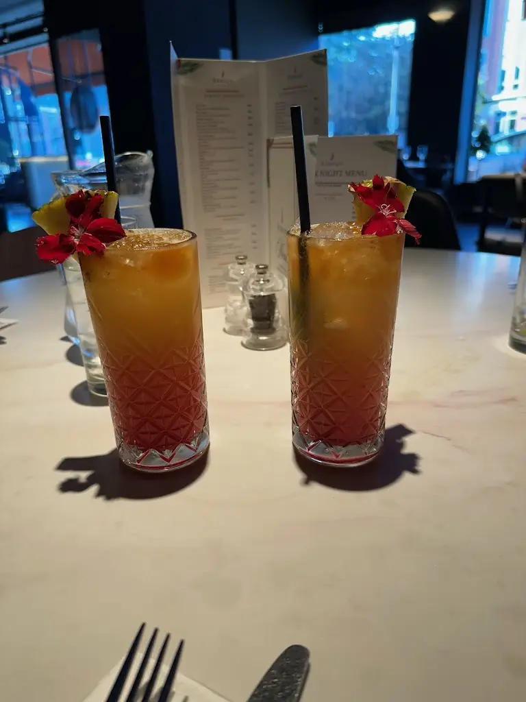 Dennise Thompson_Azaaya Bar + Restaurant_Shortlands_recensione