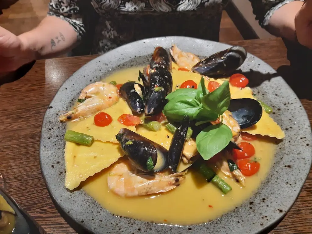 San Rufo’s Italian Restaurant_Skegness_slider_image_3