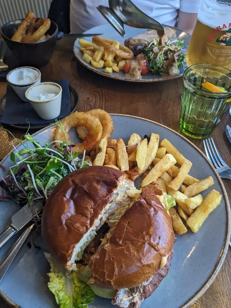 Lauren Offord_DNA Steak and Grill_Silverstone_review