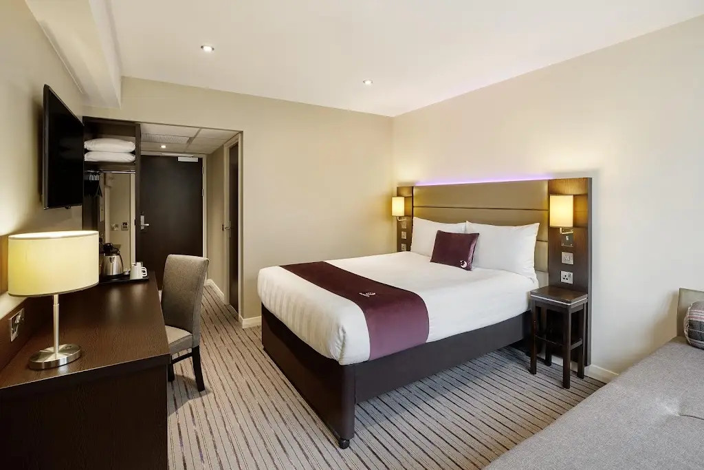 Premier Inn Silverstone hotel_Silverstone_slider_image_2