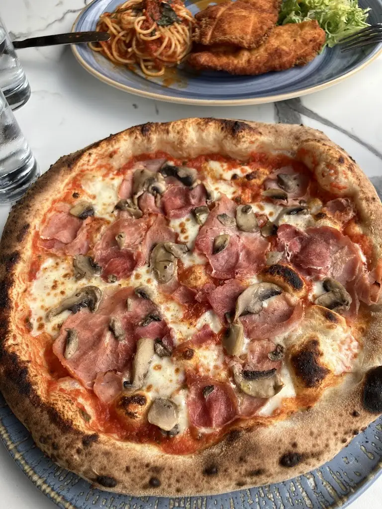 Angela Cozens_La Galleria Restaurant_Shoreham-by-Sea_review