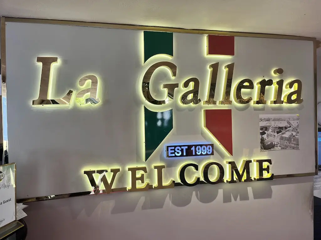 Hanna Ealing_La Galleria Restaurant_Shoreham-by-Sea_review