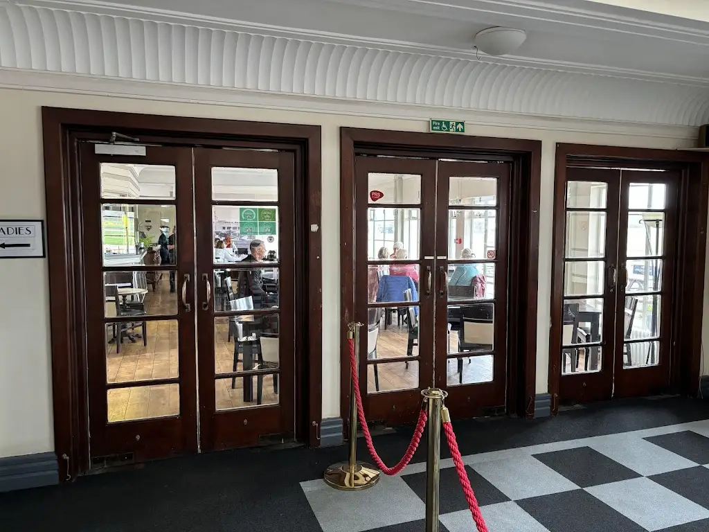 Hummingbird Restaurant_Shoreham-by-Sea_slider_image_1