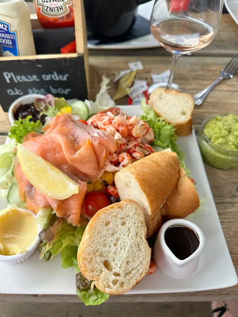 Lucy Burgess_Crown & Anchor_Shoreham-by-Sea_review