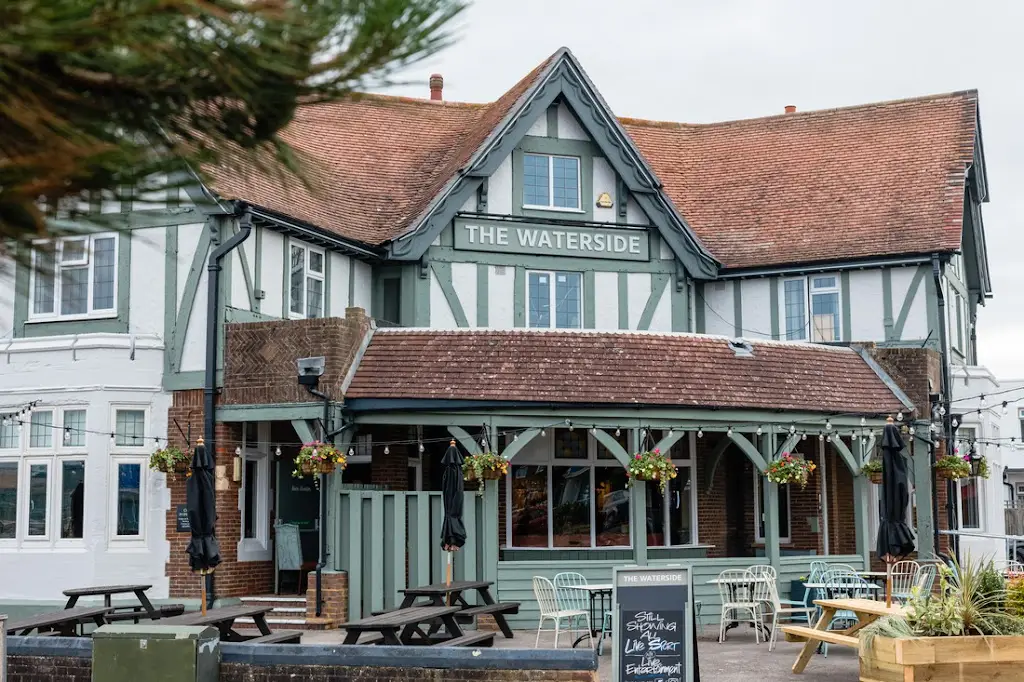 Waterside_Shoreham-by-Sea_slider_image_3