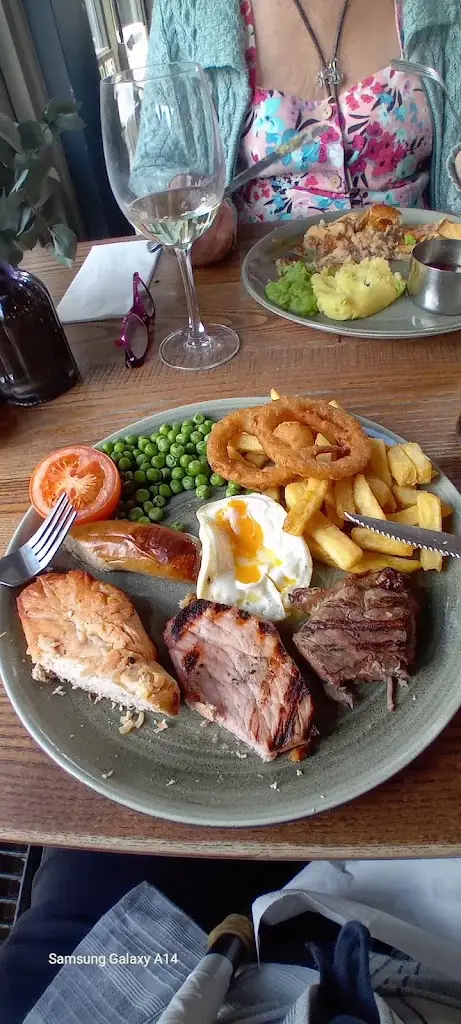 neville bridle_Swiss Cottage_Shoreham-by-Sea_recensione