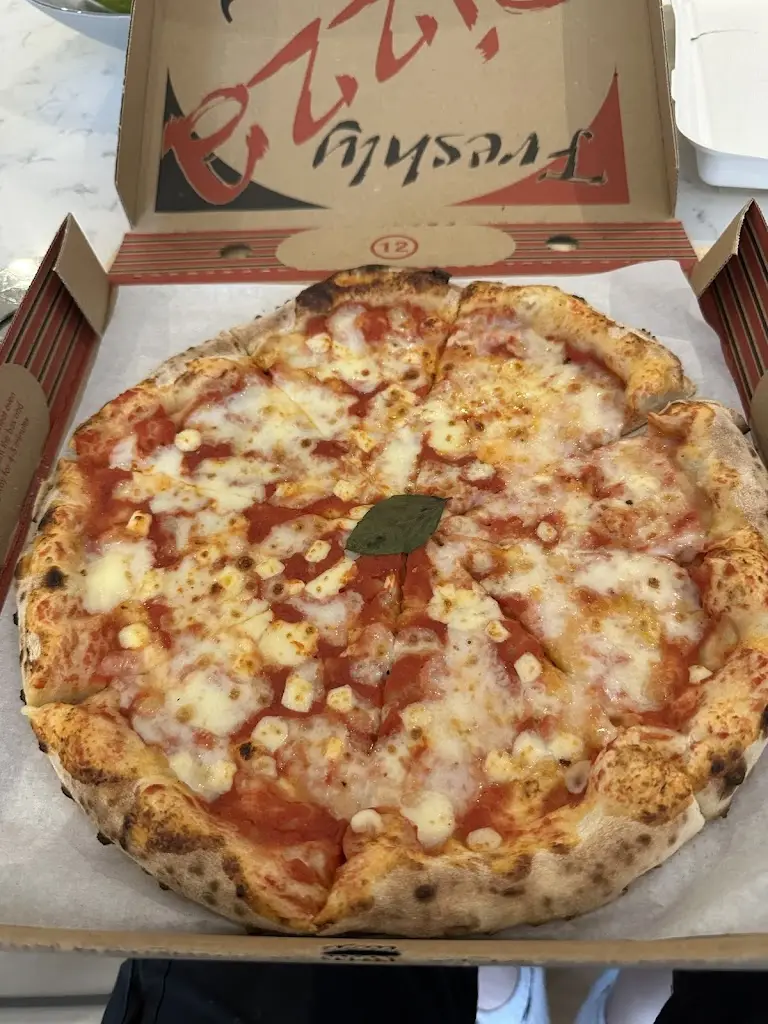 Thomas Parsons_Tides Pizzeria_Shoreham-by-Sea_review