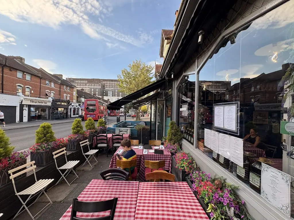 Lyubomir Georgiev (Lyubo)_Pascal Bistro - French Restaurant_Sidcup_recensione