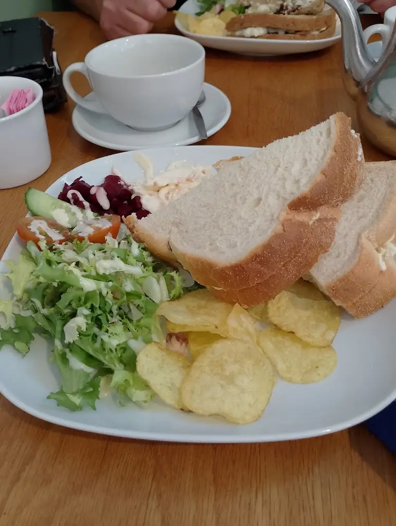 Pat W_Sails Cafe_Skidby_review