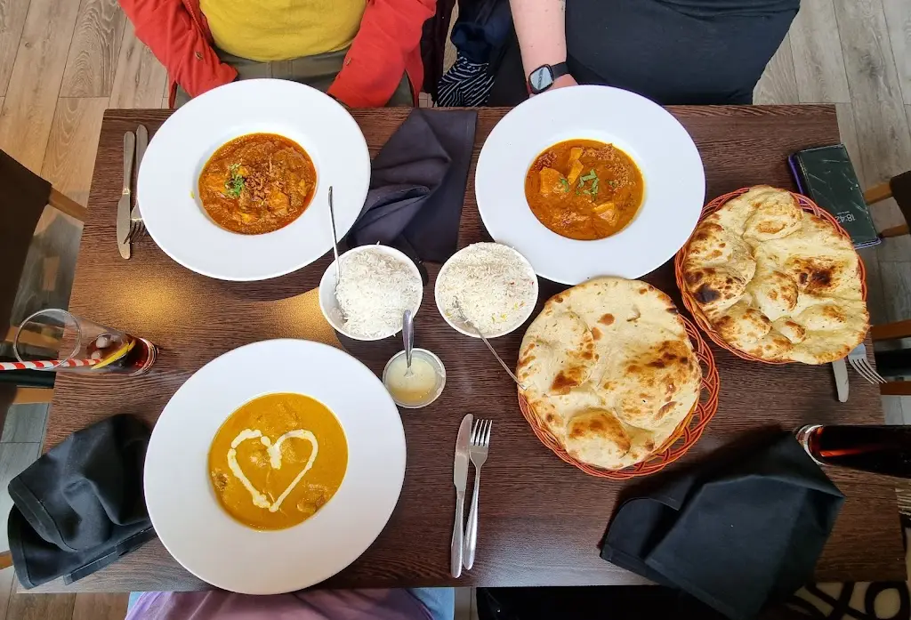 Jadoo Restaurant And Takeaway_Skelton_slider_image_3