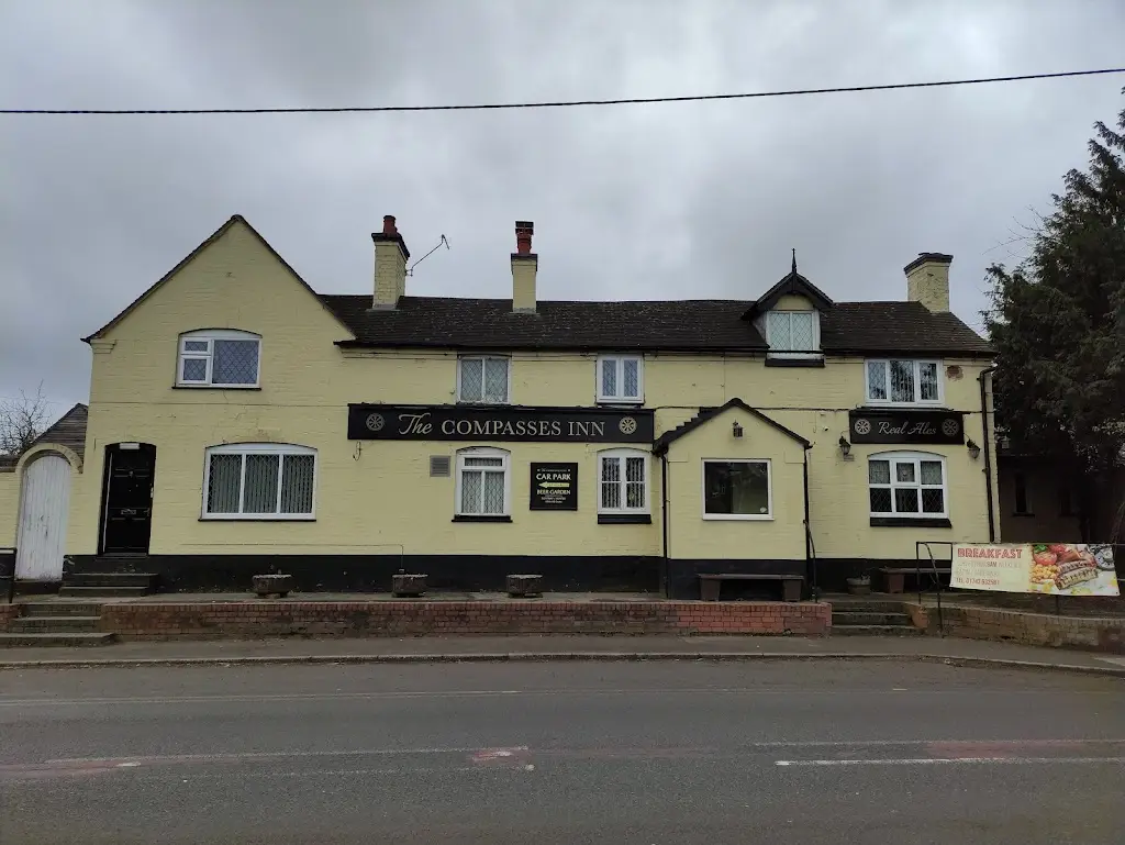 Grahame Grice-Lowe_The Compasses Inn_Bayston Hill_reseña