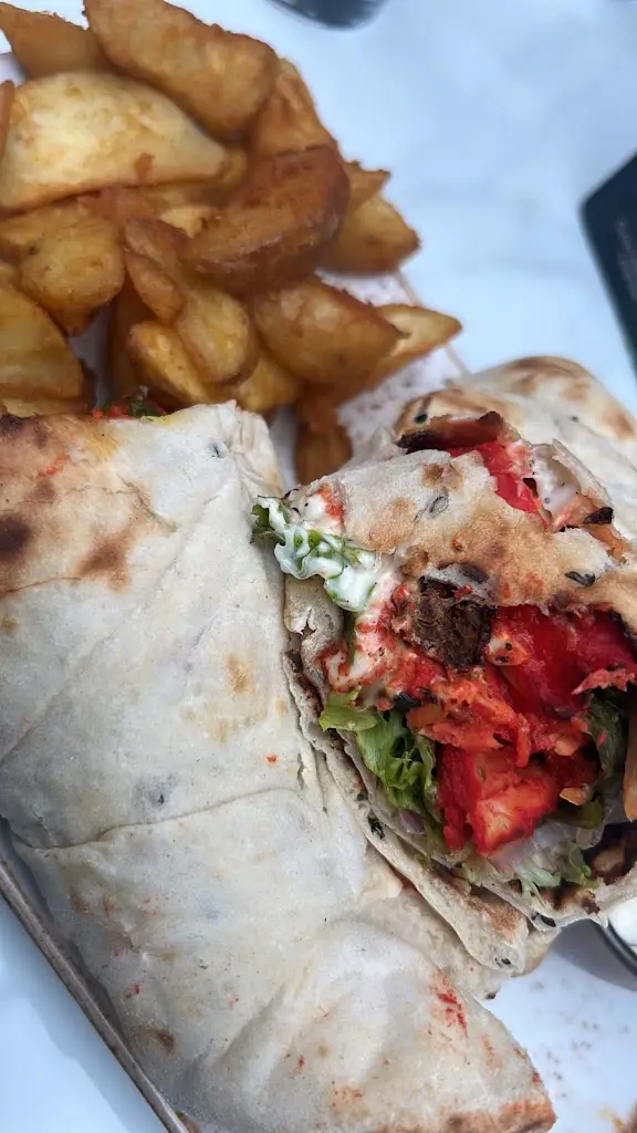 Thinasha Mendis_Hen & Chickens Derby_Sinfin_review