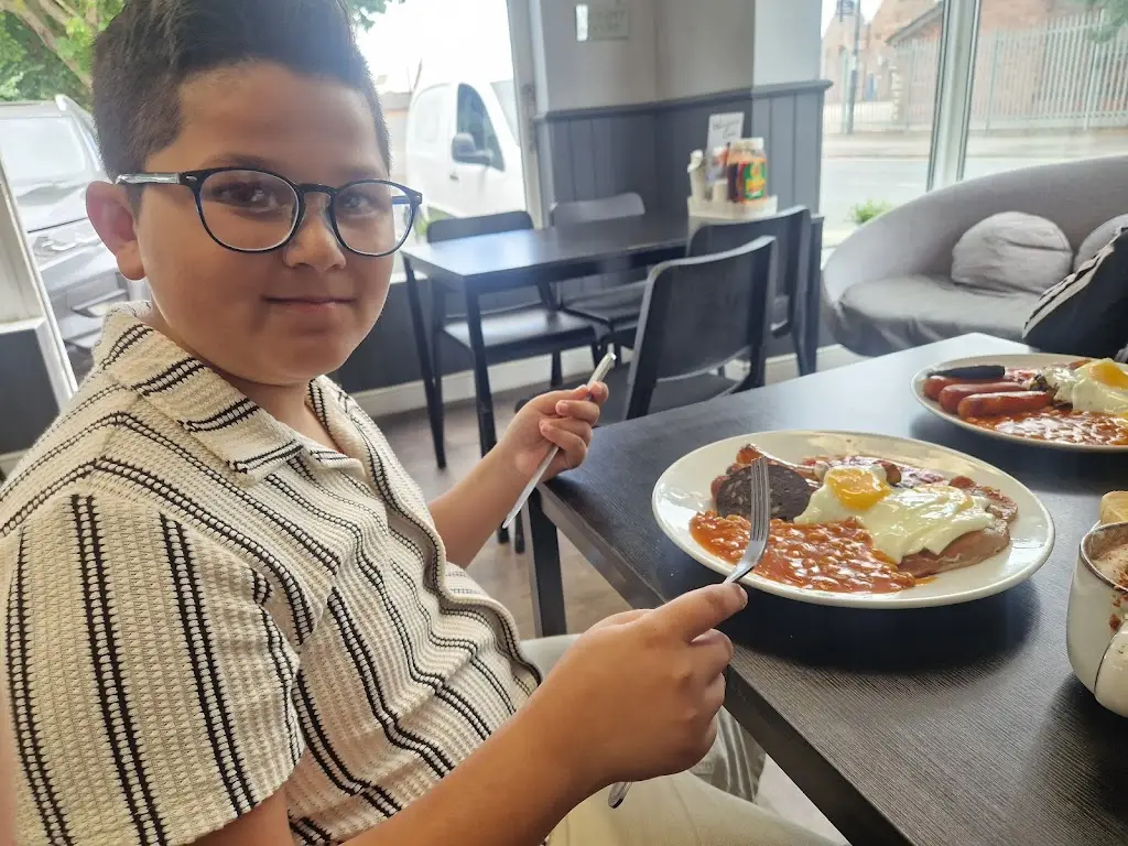 Ivan Čičák_Wayfarer Cafe_Sinfin_review