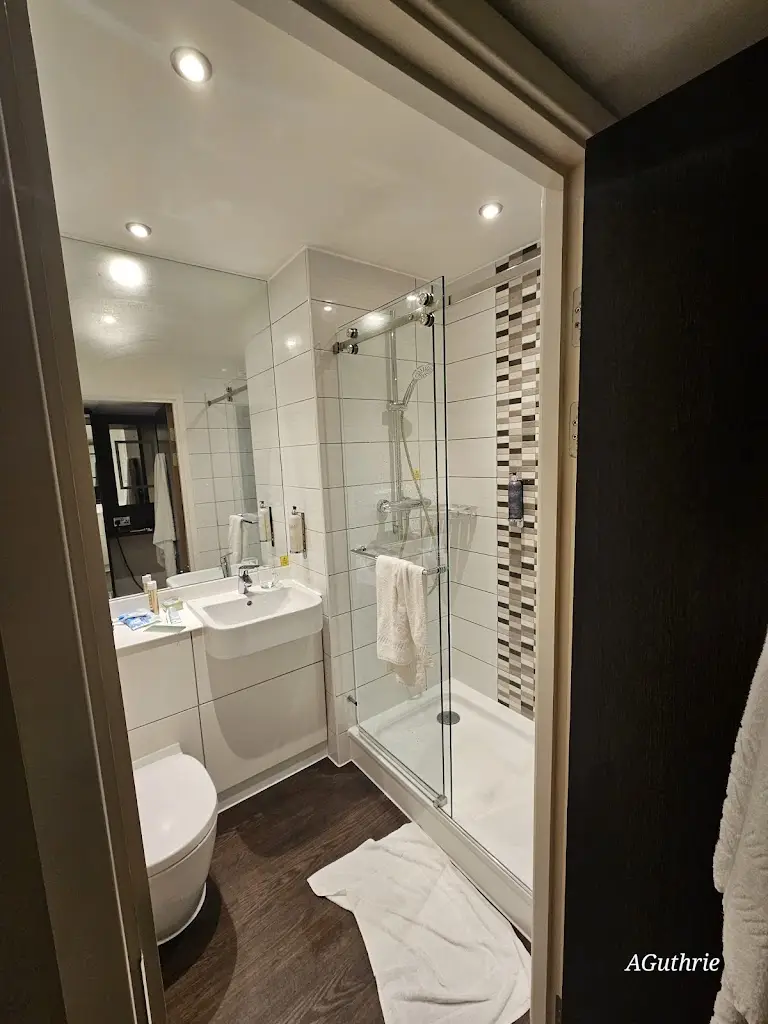 A G_Premier Inn Horsham Town Centre hotel_Slinfold_review
