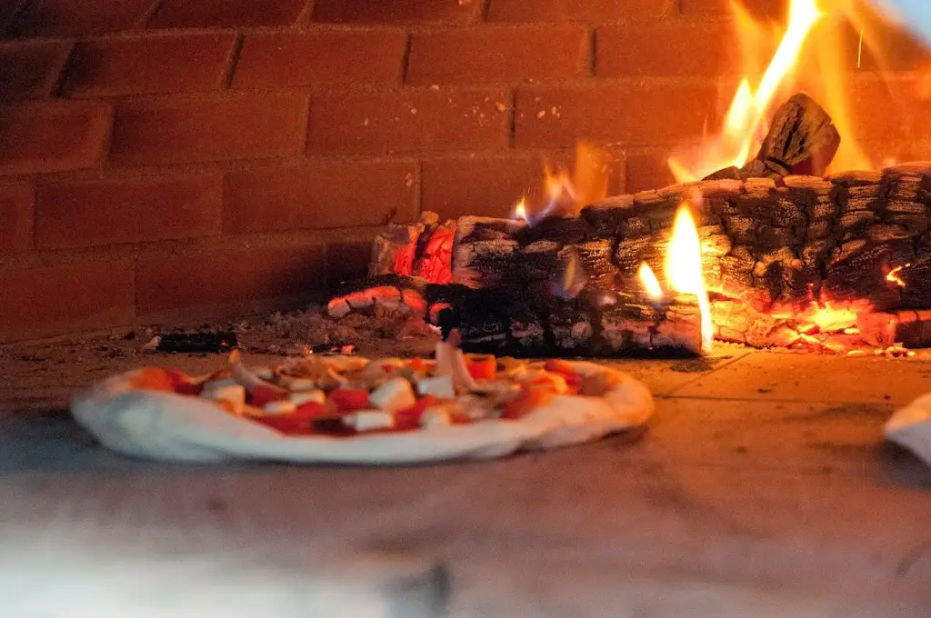 The Mobile Pizzeria restaurant in Slinfold