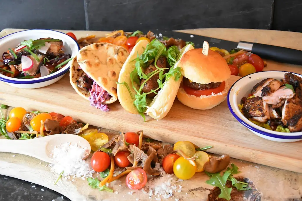 The Mobile Pizzeria_Slinfold_slider_image_2