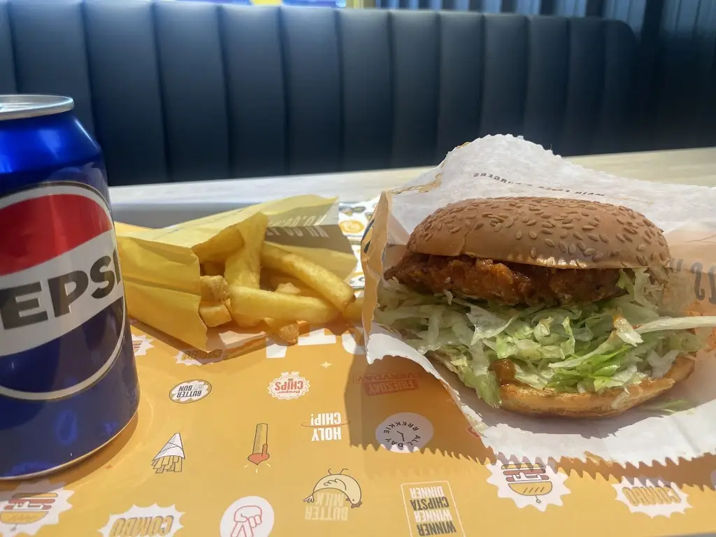 Suleman Ashfaq_Chipsta Slough High Street_Slough_review